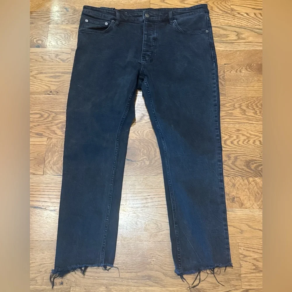 Ksubi. Chitch Dusk Black Raw Hem CroppedJeans. Size 36. 26 inseam.